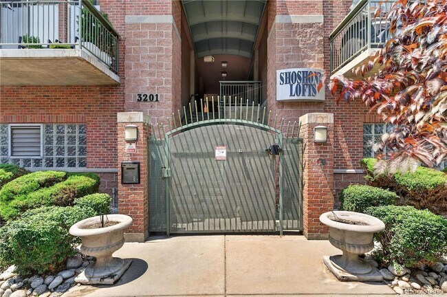 Foto del edificio - 3201 Shoshone St