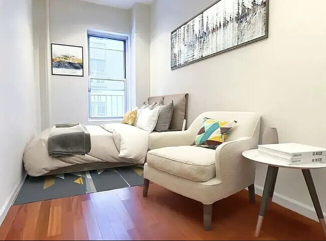 Foto del edificio - 129 W 56th St