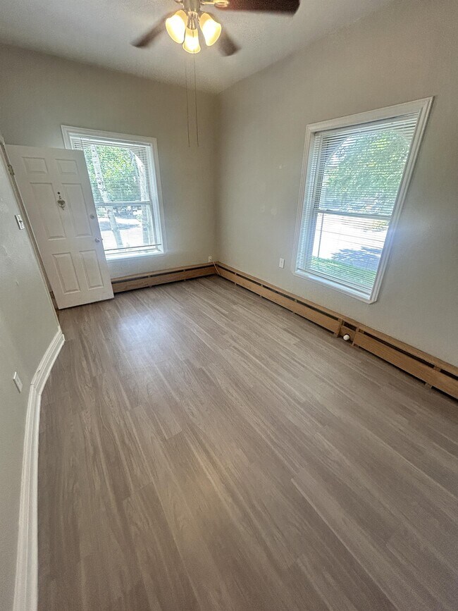 Building Photo - 3127 W 28th Ave
