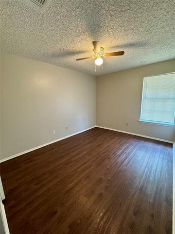 Building Photo - 5915 Willow Crest Dr