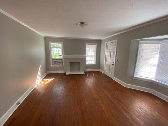 Foto del edificio - 216 W Stewart Ave