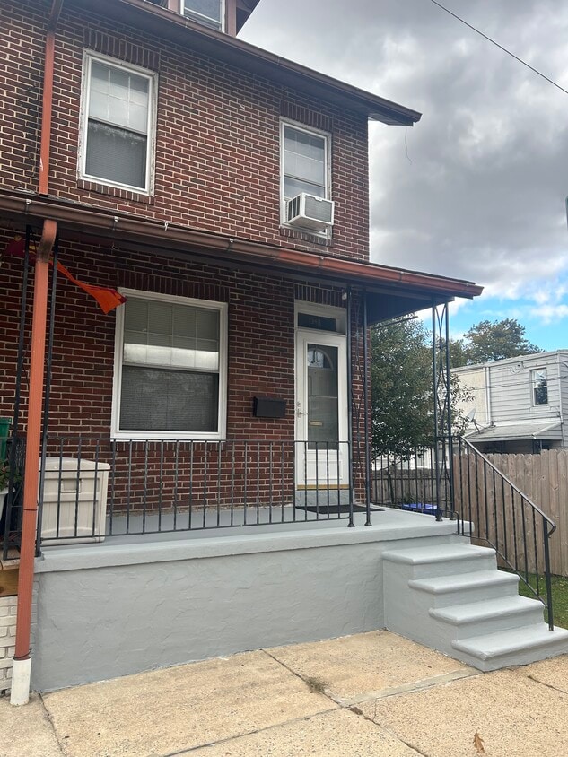 Foto principal - 1348 Birch St