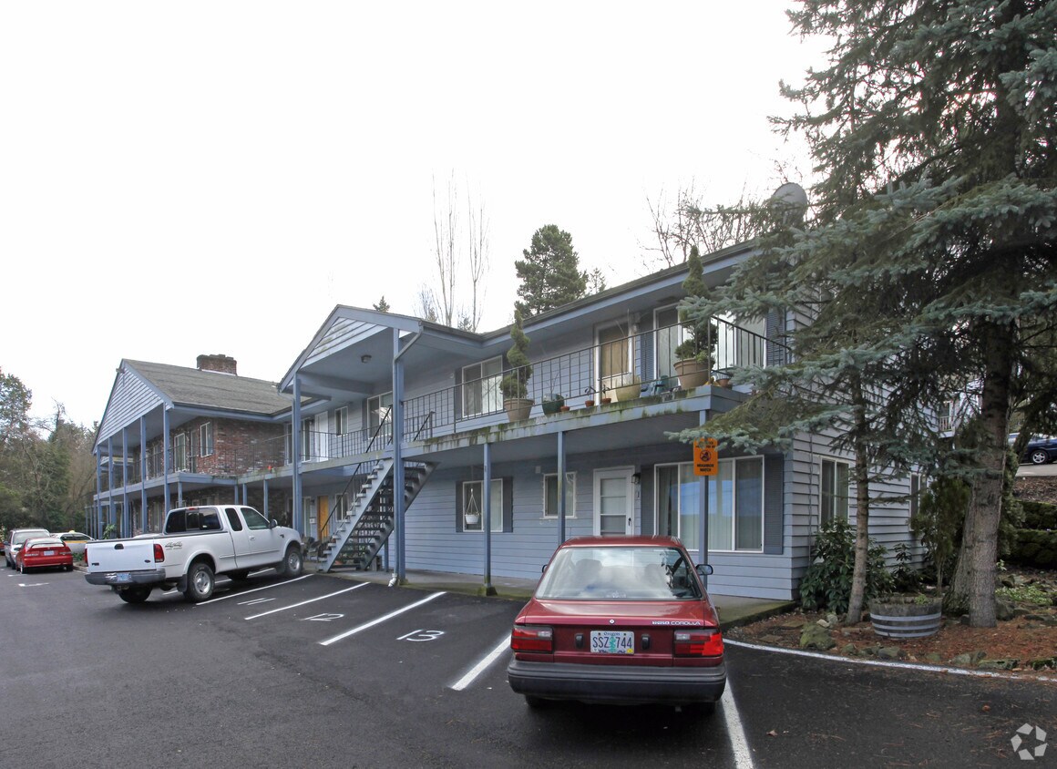 Primary Photo - Heritage Apartments