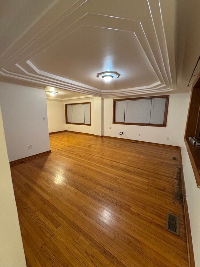 Living room - 104 W Main St