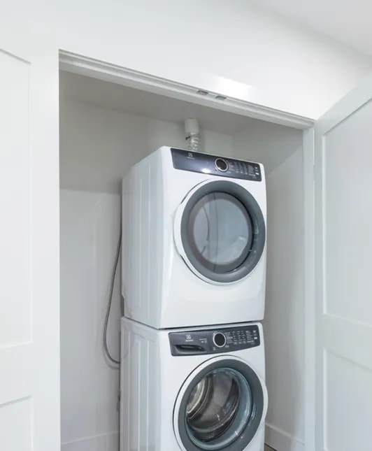 Building Photo - 540 N Central Ave