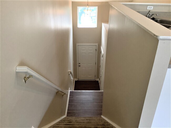 Building Photo - 3795 Thorngate Drive Unit 11D-B