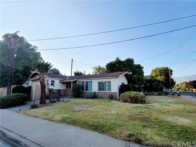 Building Photo - 517 N San Marino Ave