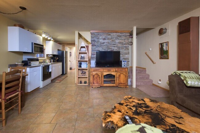 Foto del edificio - Unfurnished 3 bedroom 1 bathroom cabin