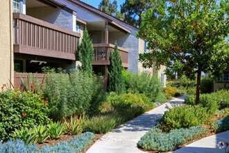 Building Photo - Rose Pointe Apartments