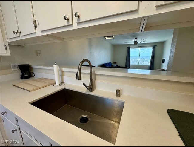 Foto del edificio - 2056 Mesquite Ln