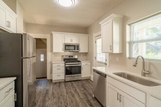 Building Photo - 258 Quimby St NE