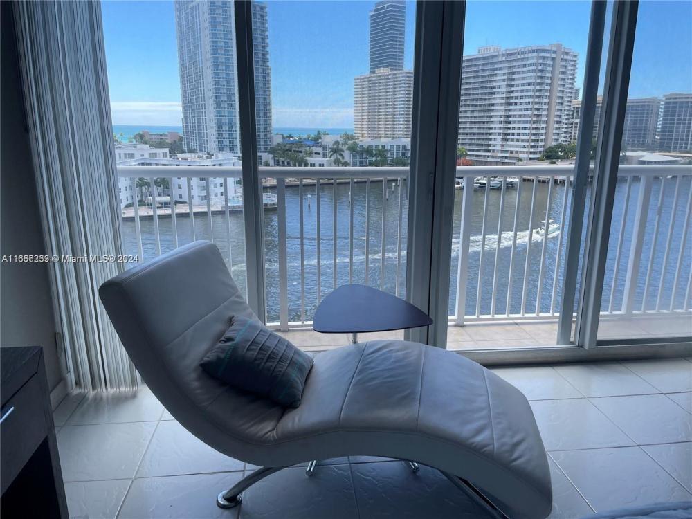 Foto principal - 2 bedroom in Hallandale FL 33009