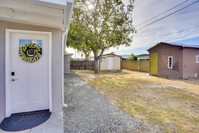 Building Photo - 3901 W Compton Ave