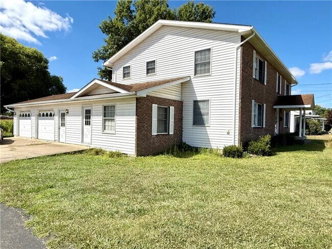 Building Photo - 641 Browns Ferry Rd