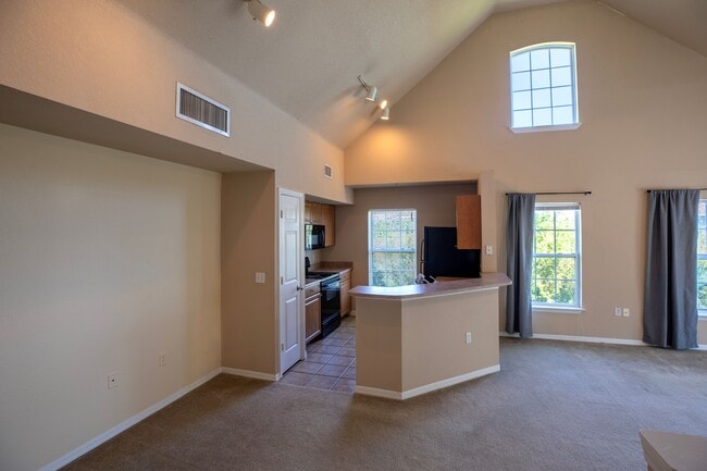 Building Photo - 5501 Rosehill Rd