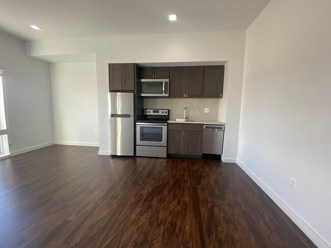 Interior Photo - 824 N Calvert St