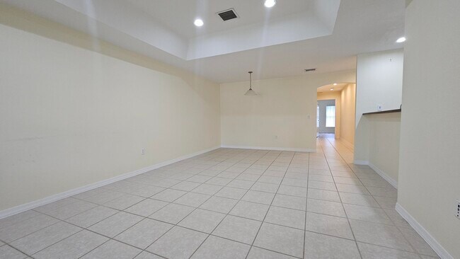 Building Photo - 1815 E Sanderling Ln