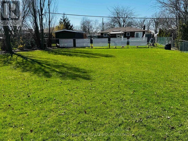 Photo du bâtiment - 15 Collier Rd N