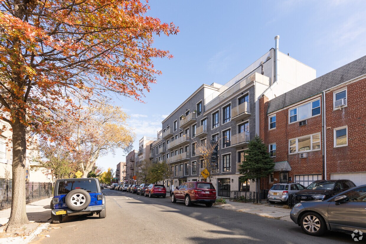 Foto principal - 31-21 37th St