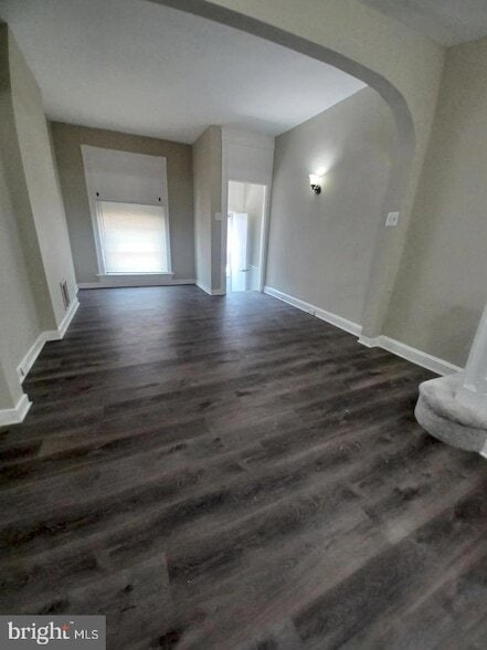 Building Photo - 711 N Streeper St