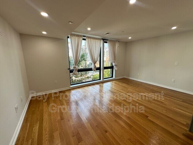 Foto del edificio - 2636 Belgrade St
