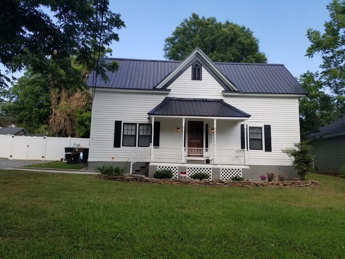 303 S Broome St, Waxhaw, NC 28173 House Rental in Waxhaw, NC
