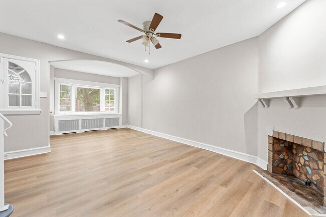 Foto del edificio - ???UPDATED 3 BEDROOMS AND 1BATH HOME WITH ...