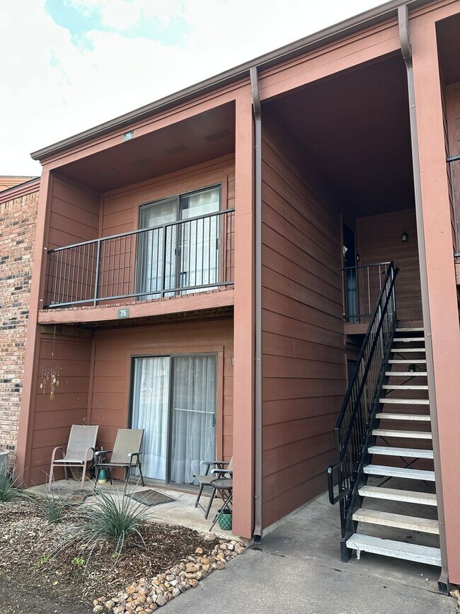 Building Photo - College Station - 1-bedroom, 1-bath Condo ...