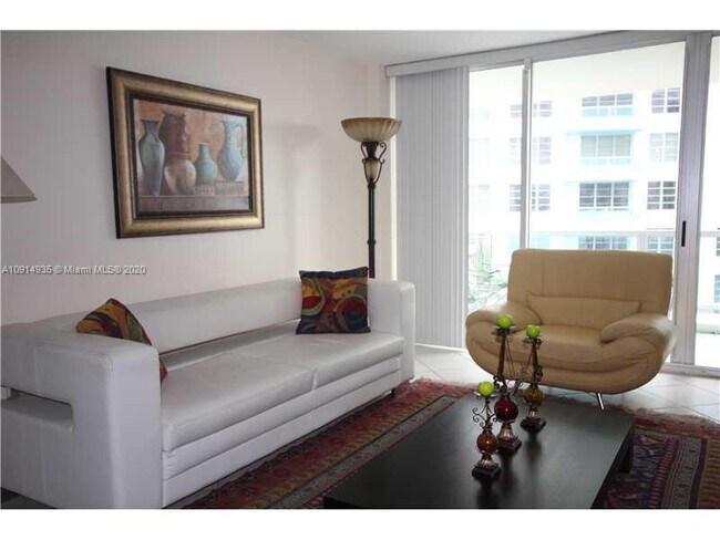 Building Photo - 5151 Collins Ave
