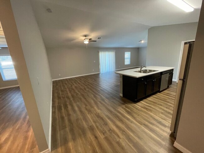 Building Photo - 25468 Avillas Ct