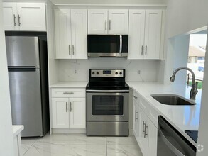 Building Photo - 10212 Boca Bend E