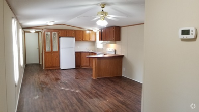 Building Photo - 6100 Briarwood Dr