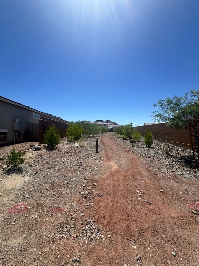 Foto del edificio - BRAND NEW HOME IN ALORAVITA IN PEORIA
