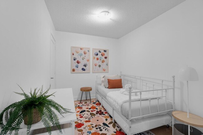 Building Photo - 20 Blue Jays Way