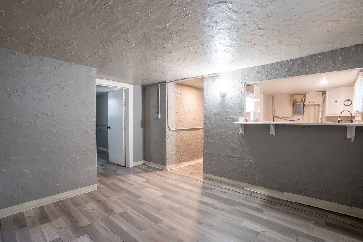 2018 W Easton Ct Unit B, Tulsa, OK 74127 Room for Rent in Tulsa, OK