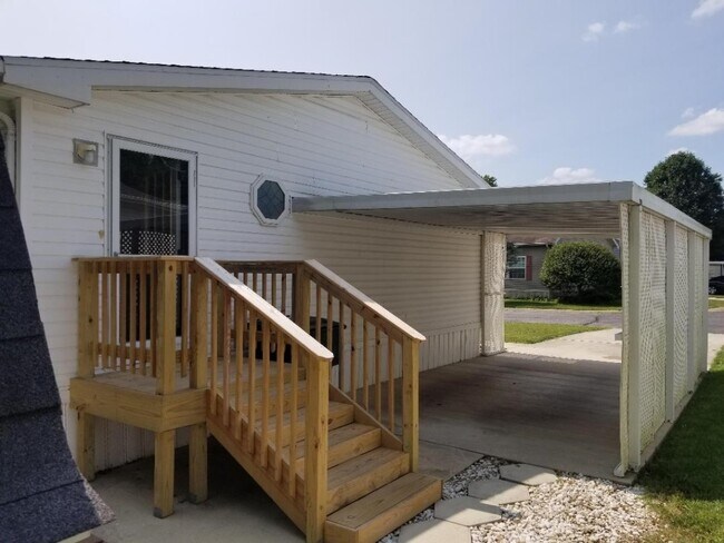Building Photo - 2200 S Waterstone Rd