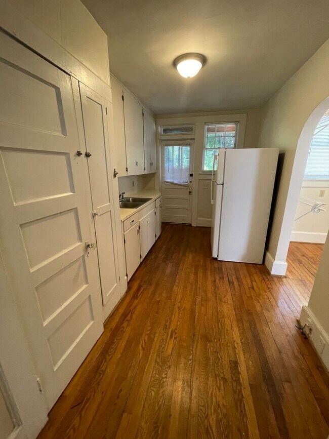 Building Photo - Waccamaw Avenue - Student Rental
