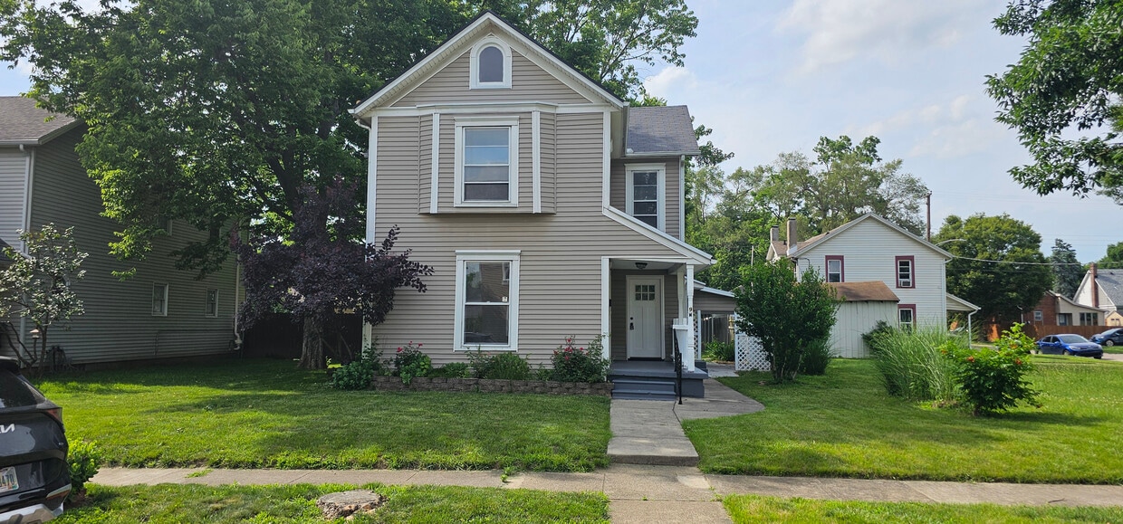 Front Of House - 9 W Pease Ave