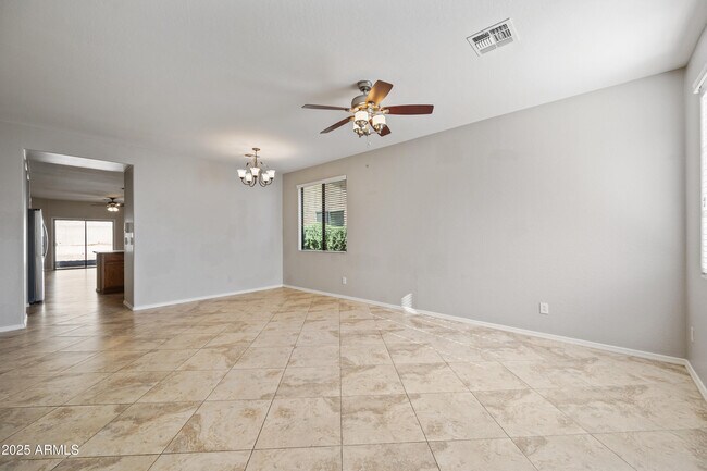 Foto del edificio - 3738 W Memorial Dr