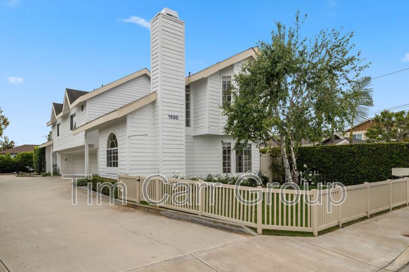 Foto principal - 1880 Fullerton Ave