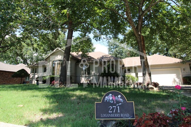 Building Photo - Beautiful 3 Bedroom 2 Bathroom Home!