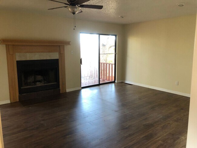 Building Photo - 3 Bedroom and 2 Bathroom 1 car Garage