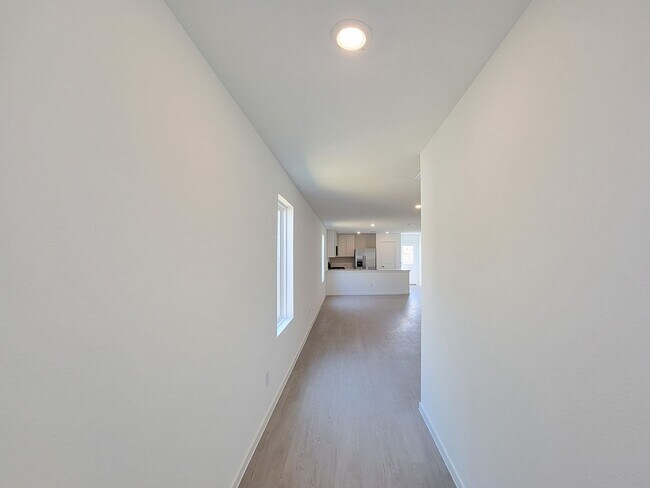 Foto del edificio - This single-story home shares an open layout between the kitchen, nook and family room for easy e...