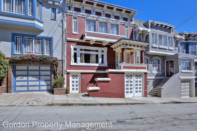 Foto del edificio - 2 br, 1 bath House - 8 College Terrace