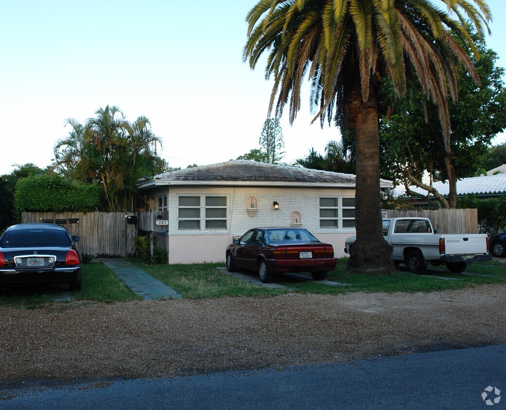Foto del edificio - 737 NE 16th Ave