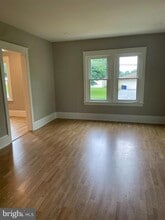 Building Photo - 12 N Kinzer Rd