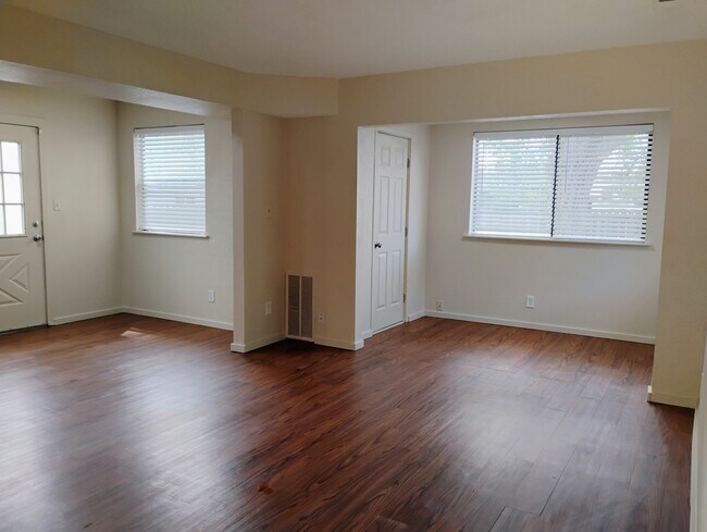 Photo - 1579 Hooker St Townhome