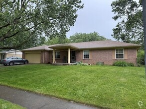 Building Photo - 628 Ash Dr