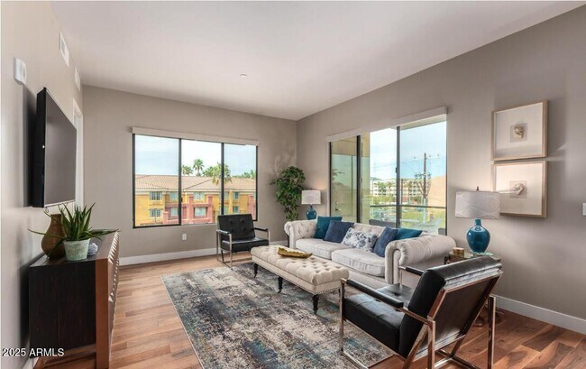 Foto del edificio - 7300 E Earll Dr