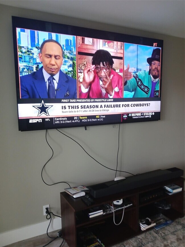 Building Photo - 3004 Portofino Isle